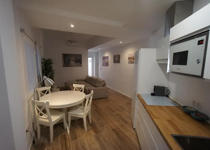 RentalSevilla Espacioso y acogegor apartamento de 3 dormitorios